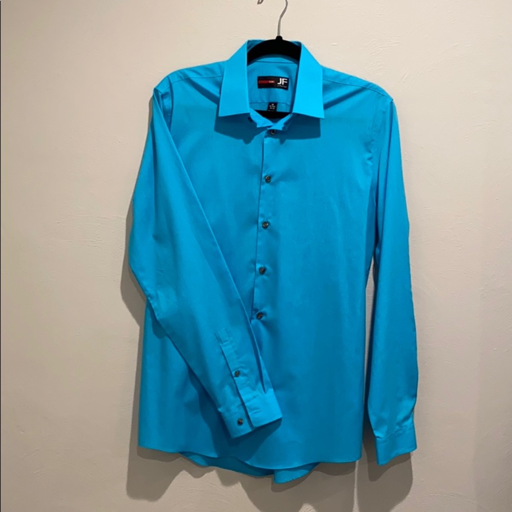 Men’s dress shirt.